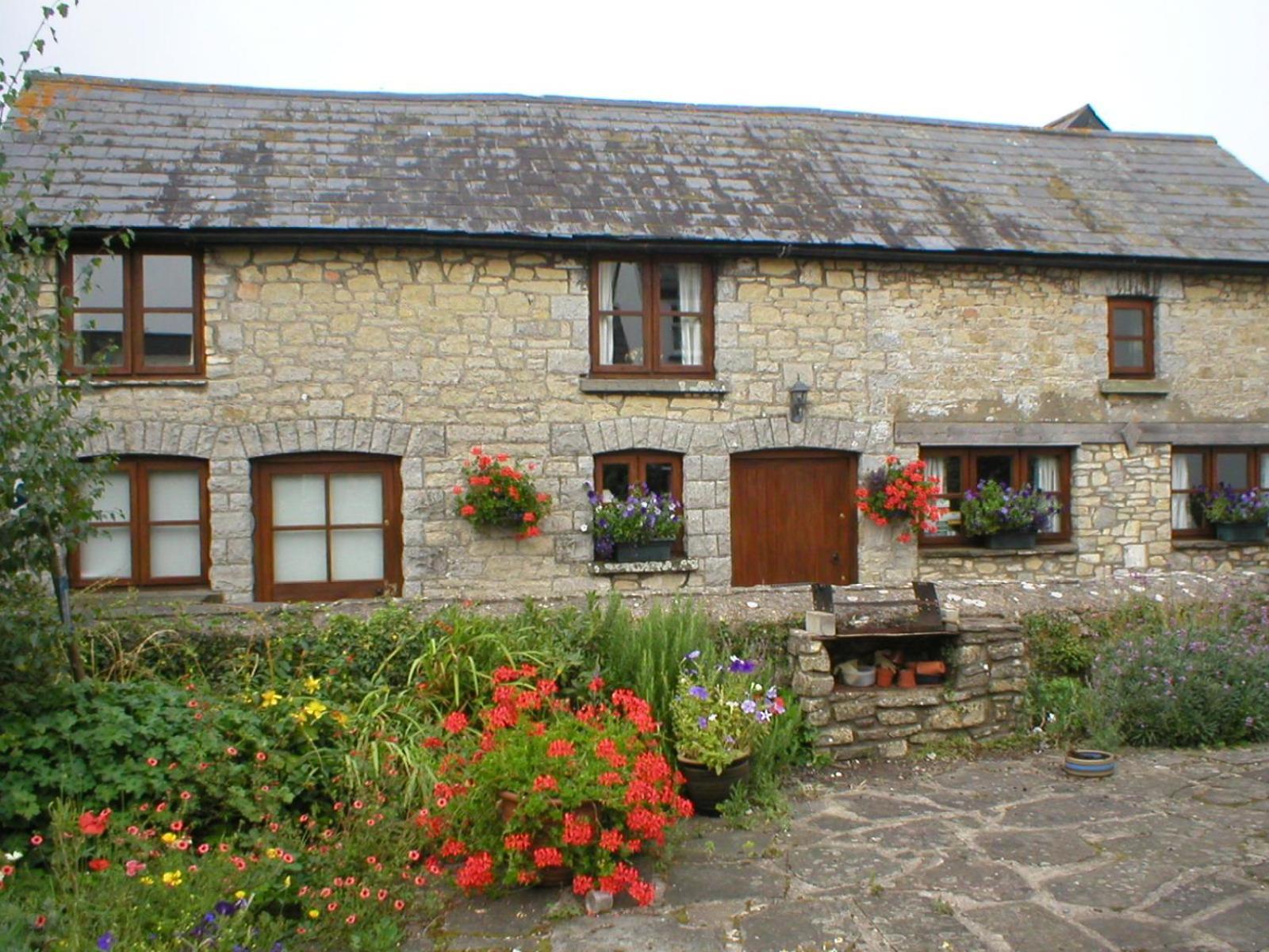 The Old Barn Bed and Breakfast Barry Εξωτερικό φωτογραφία